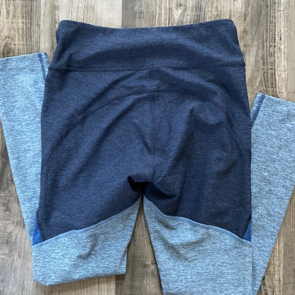 Outdoor voices tricolor size small - Picture 3 of 6